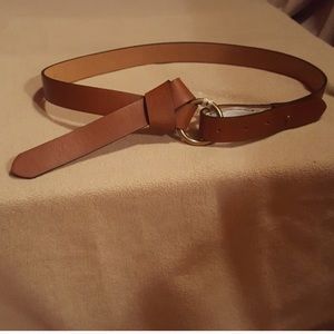 Cognac leather belt